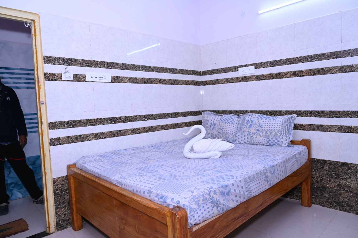 Gitanjali Lodge room